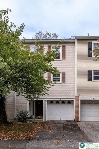 Building Photo - 8315 Countryside Ln