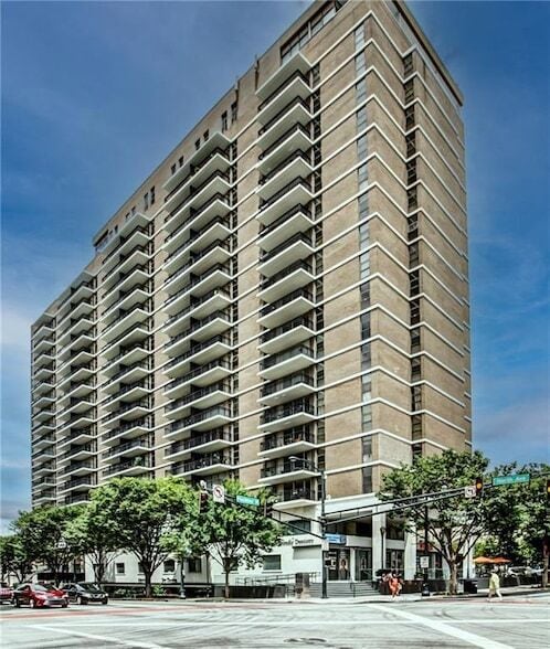 Building Photo - 620 Peachtree St NE Unit 706