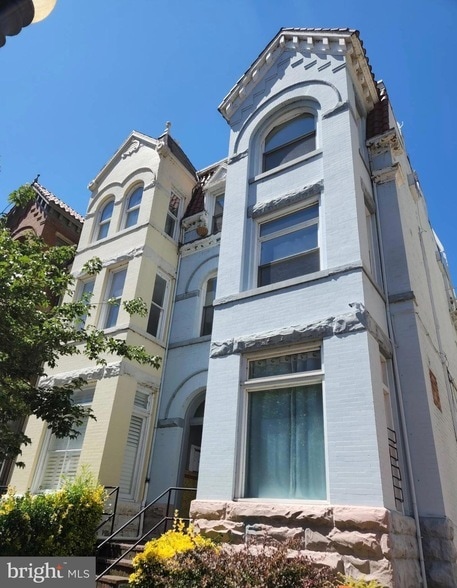 Building Photo - 2121 N St NW Unit 3