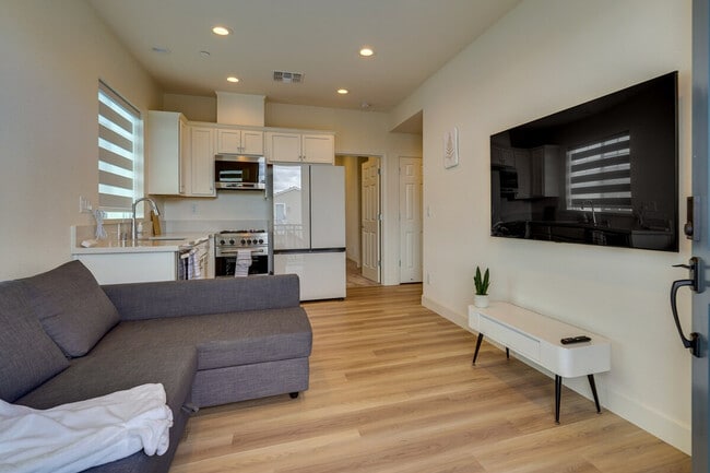 Building Photo - 3023 Neil Jerome Dr Unit SI ID1304908P