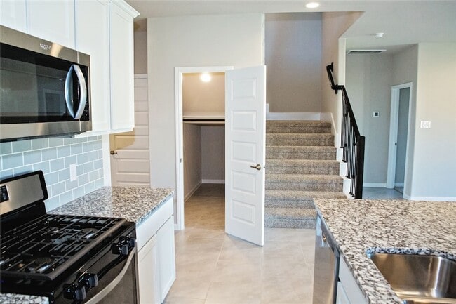 Photo - 5615 Cedar Cres Ct