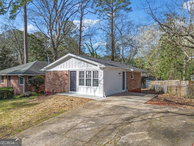 Photo - 1799 Shirley St SW