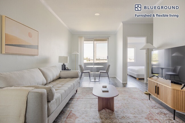 Building Photo - 14900 Moorpark St Unit FL3-ID1361