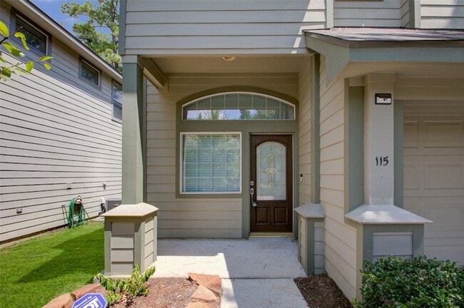 Photo - 115 W Burberry Cir