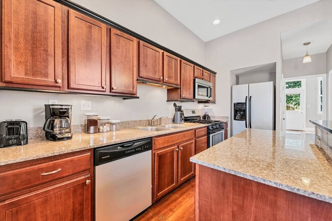 Photo - 925 S Sarah St Unit ID1031827P