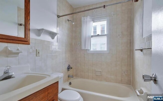 Photo - 376 Harrison Ave