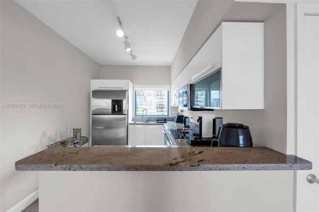 Photo - 601 NE 36th St Unit 904
