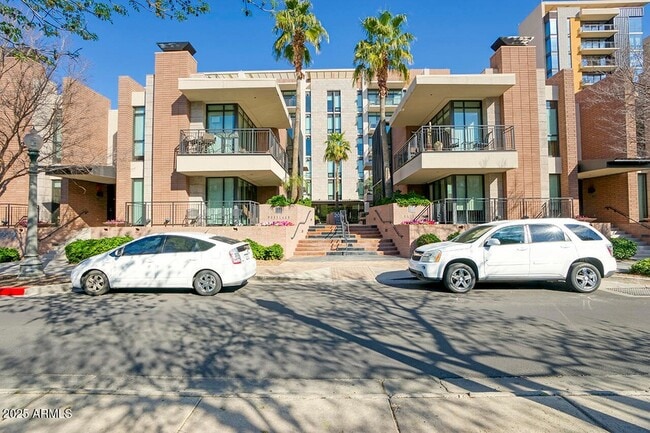 Building Photo - 208 W Portland St Unit 460