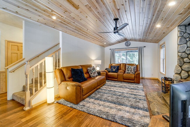 Building Photo - 14474 Northwoods Blvd Unit SI ID1546202P