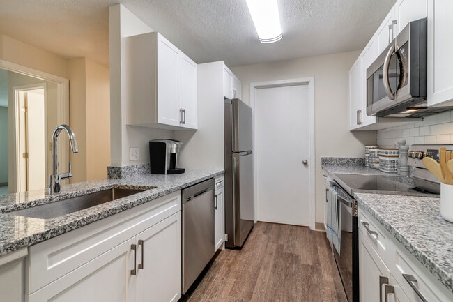 Building Photo - eaves Burlington