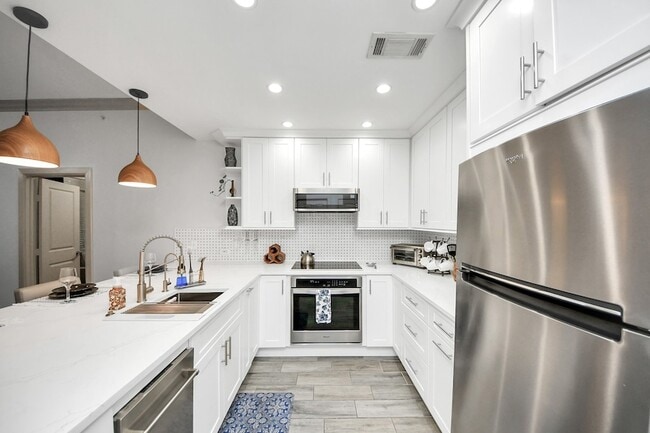 Photo - 1900 Genesee St Unit 204