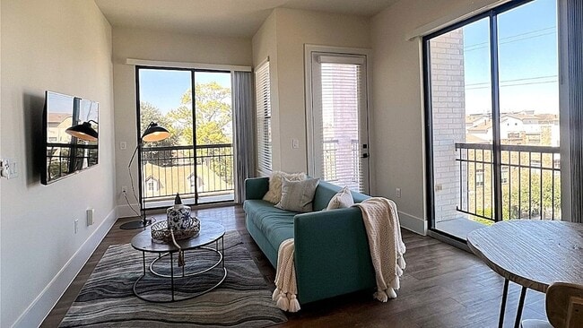 Building Photo - 1508 Blodgett St Unit 509