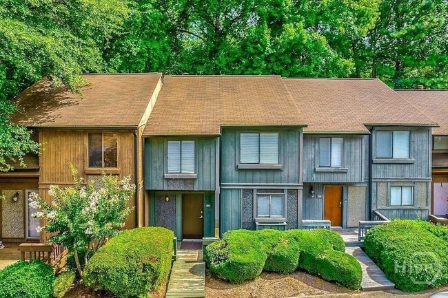 Building Photo - 108 Fernbanks Ct