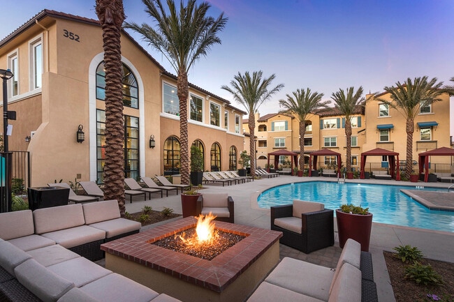 Resort-style pool and cabanas - AMLI Camarillo