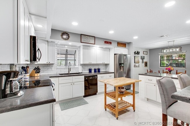 Building Photo - 912 Blueberry Dr