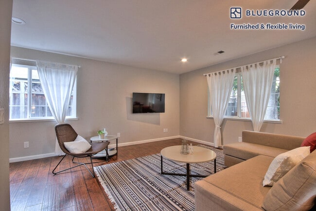 Photo - 2346 Fatjo Pl