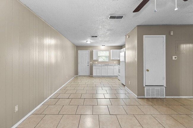 Photo - 1611 Jones St