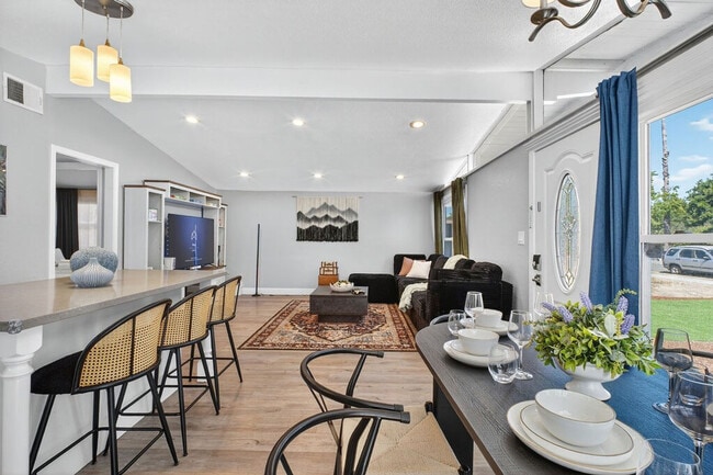 Building Photo - 768 Lakechime Dr Unit ID1308906P