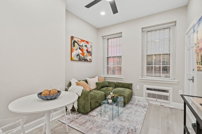 Building Photo - 218 4th St SE Unit ID1045686P