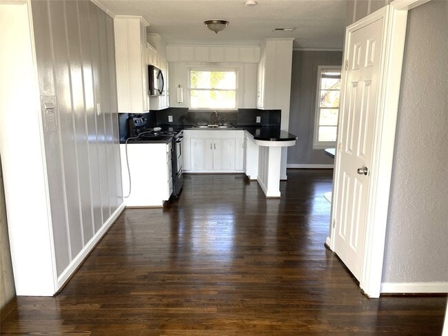 Photo - 704 Scurlock St