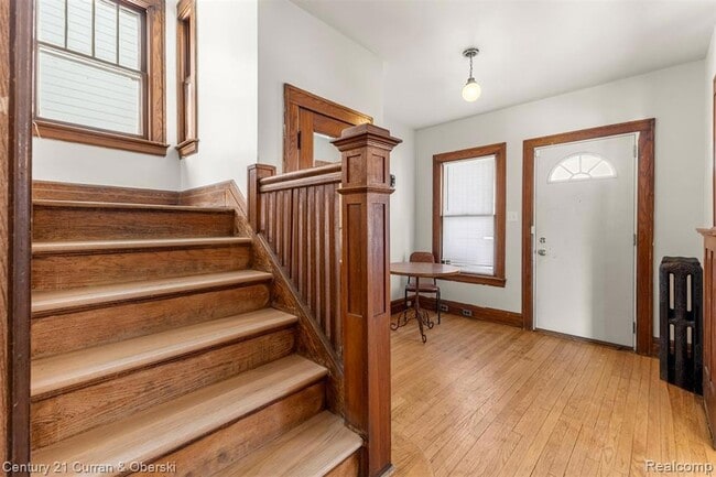 Photo - 7737 Senator St