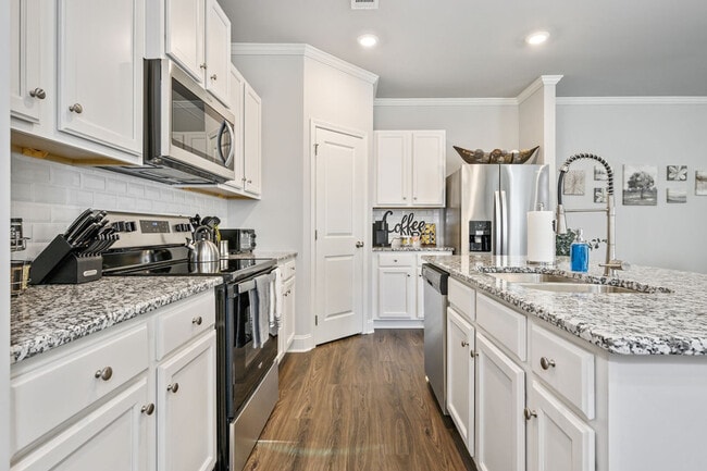 Photo - 2059 Pinnacle Walk Unit SI ID1234820P