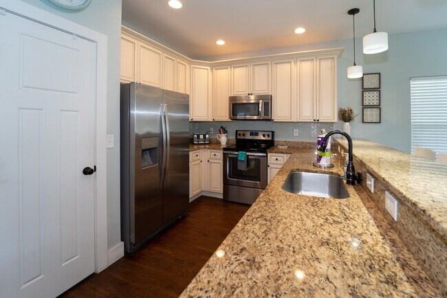 Photo - 228 Herada St