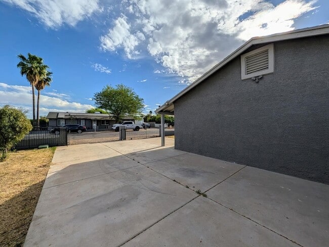 Photo - 13208 W Tuckey Ln