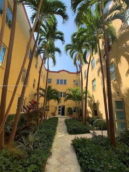 Photo - 1308 Drexel Ave Unit 105