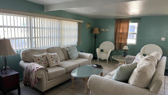 Building Photo - 2026 Nettles Blvd Unit SI ID1537507P