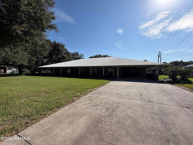 Photo - 325 Yearling Rd