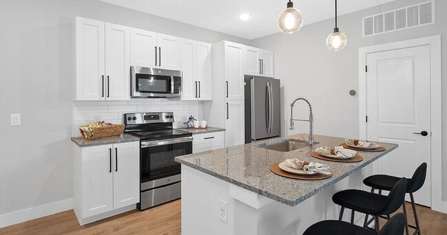 Building Photo - The Oliver