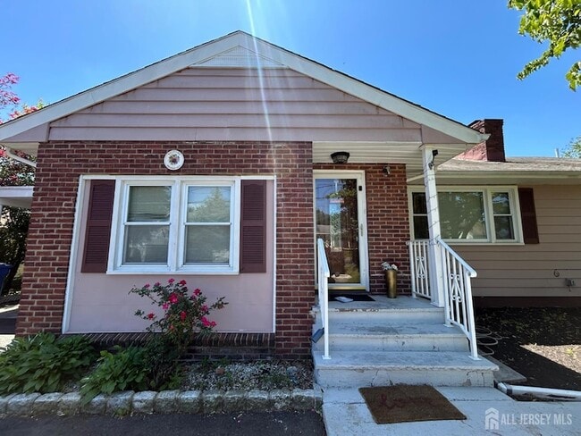 Building Photo - 869 Gates Ave