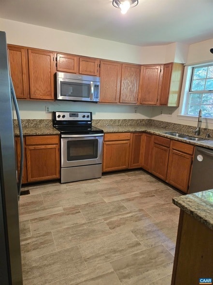 Photo - 2065 Tavernor Ln