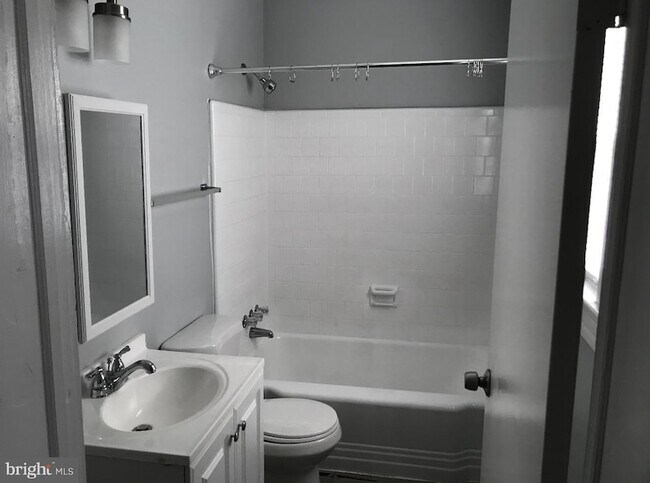 Photo - 120 Second St