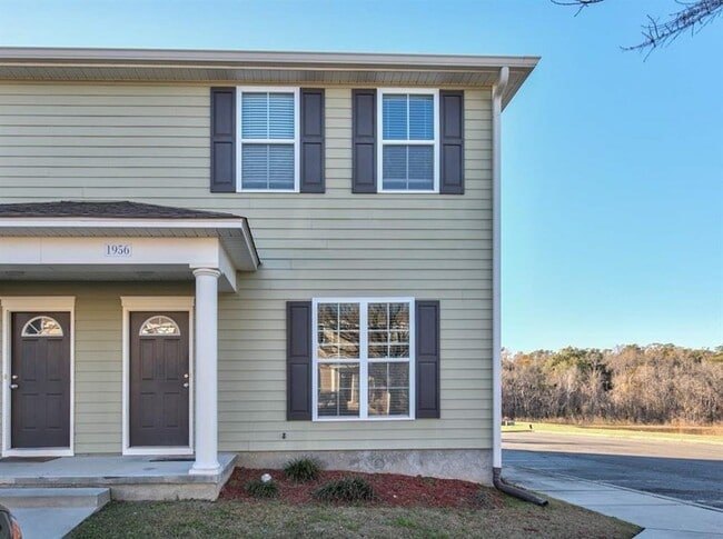 Photo - 1956 Corvallis Ave Unit 1956