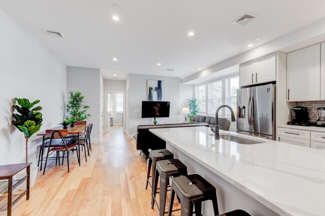 Photo - 1011 Bennington St Unit SI ID1240410P