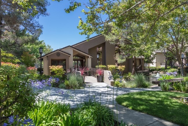 Building Photo - Canyon Woods