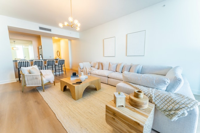 Photo - Harbor Grand