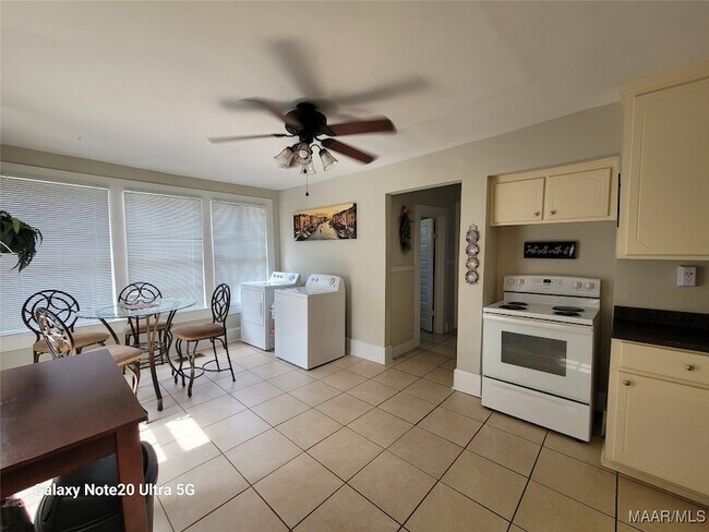 Photo - 116 N Lewis St