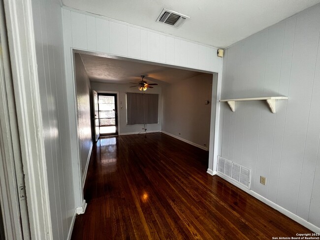 Photo - 726 John Adams Dr
