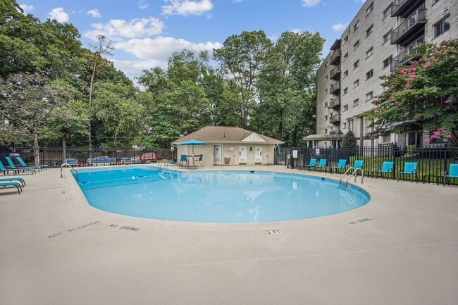 Photo - Cortland at Falls Church