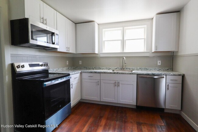 Photo - 16 Maple St