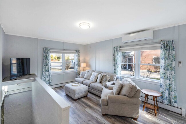 Photo - 18 Maryland Blvd Unit ID1429741P