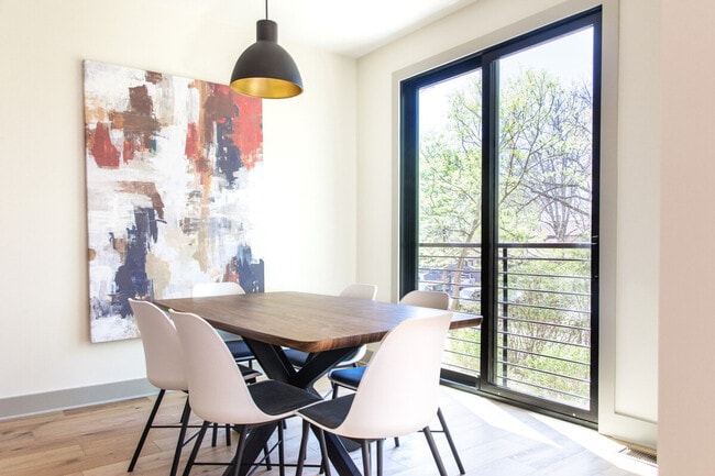 Photo - 317 NE Burwood Mews Unit ID1221834P