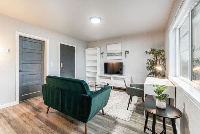 Photo - 1818 Court F Unit ID1045871P