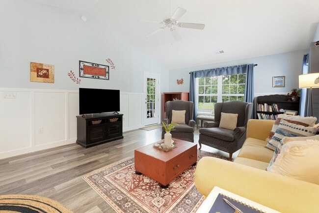 Building Photo - 719 Blue Stem Dr Unit ID1253370P