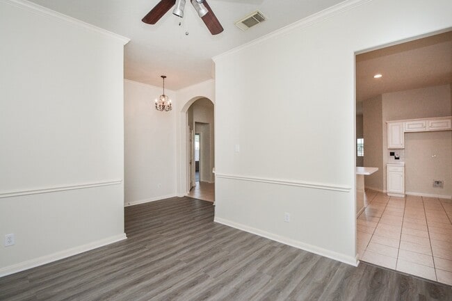 Photo - 918 Tennyson Dr