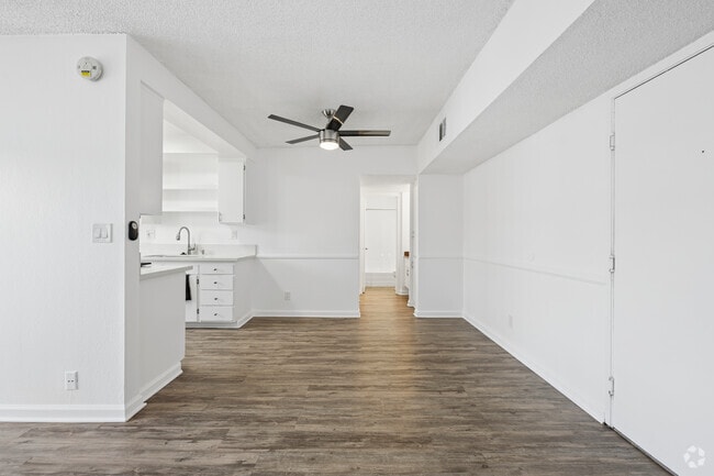 2BR, 2BA - 1200SF - Dining Room - Mountain View Manor Apartments
