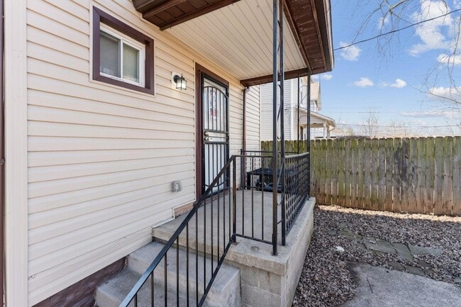 Photo - 274 E Barthman Ave